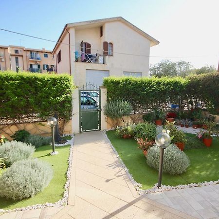 Casa Degli Ospiti Hotel Olbia Exterior photo
